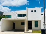 Casa en Renta en ALTABRISA en privada Torremolinos