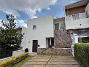 CASA EN RENTA EN ALTOZANO