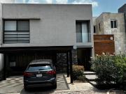 Casa en Renta en Altozano