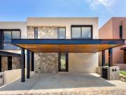 CASA EN RENTA EN ALTOZANO, CONDOMINIO ROCA