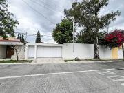 Casa en Renta en Apaches, Monraz, Habitacional y para...