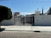 CASA EN RENTA EN ARBOLEDAS