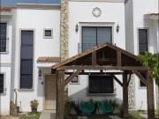 Casa en renta en Azul Marino