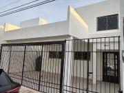 Casa en renta en Benito Juárez Norte ideal para oficina...