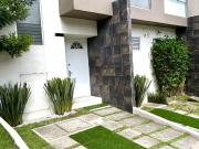 Casa en renta en Bosque Real, cerca de servicios en... Casa en renta en Bosque Real, cerca de servicios en...