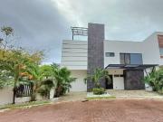 Casa en Renta en Cancún doble Terreno en Residencial...