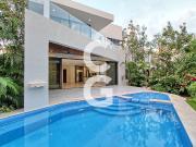 Casa en Renta en Cancún en Residencial Lagos del sol con...