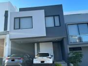 Casa en renta en Capital Norte Coto Sienna