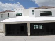 Casa en Renta en Cañada del Refugio, León, con Jardín y...