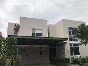 CASA EN RENTA EN CENTRO SUR