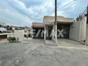 CASA EN RENTA EN CLUB DE GOLF LA HACIENDA