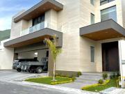 CASA EN RENTA EN CLUB DE GOLF LA HERRADURA EN MONTERREY...