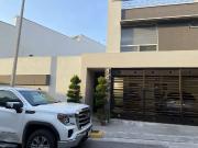 Casa en Renta en Col. Cerradas de Valle Alto