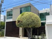 CASA EN RENTA EN COLINAS DEL CIMATARIO DE 3 NIVELES,...