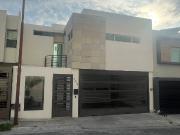 Casa en renta en Colinas del Valle, Monterrey, Nuevo León