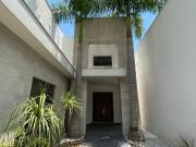 Casa en renta en Colonial La Sierra, San Pedro Garza...