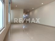 >>>Departamento en renta en condominio con tres...