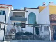 Casa en Renta en Condominio Milenio III con Recámara en PB