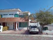 Casa en renta en Corregidora con alberca y amenidades