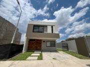Casa en renta en coto Castaño, Valle Imperial, Zapopan,...