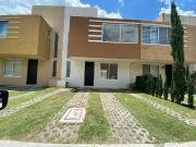 CASA EN RENTA EN CUAUTLANCINGO, PUEBLA 3 rec, 2 y medio...