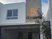 Casa en renta en cumbres a una cuadra de ave leones