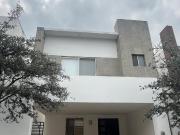 Casa en Renta en Cumbres San Agustin