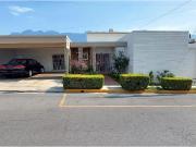 Casa en renta en Del Valle Oriente, San Pedro Garza...