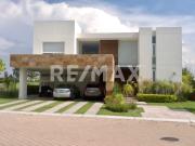 CASA EN RENTA EN EL CAMPANARIO