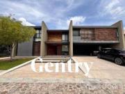 Casa en Renta en El Campanario, ¡Lujo y exclusividad te...