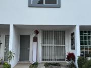 Casa en renta en El Fortín en condominio de 2 recámaras