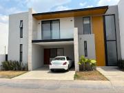 Casa en renta en El Molino Residencial y Golf, León,...