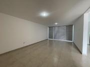 casa en renta en El Refugio calle abierta