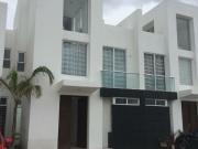 Casa en Renta en el Refugio, condominio Alvento II