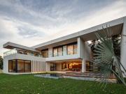 CASA EN RENTA EN EL YUCATAN COUNTRY CLUB, VISTA AL CAMPO...
