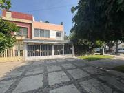 CASA EN RENTA EN ESQUINA COMERCIAL, COL. MODERNA