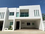 CASA EN RENTA EN FRACC. SAN AGUSTIN
