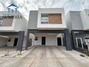 Casa en RENTA en fraccionamiento con cancha de pádel en...