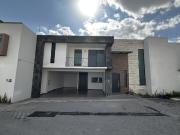 CASA EN RENTA CON RECÁMARA EN PLANTA BAJA UBICADA EN...