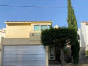 Casa en renta en Fraccionamiento Jardines de Zavaleta...