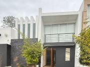 Casa en renta en fraccionamiento privado en Vistas Altozano