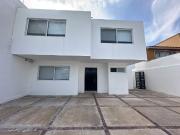 CASA EN RENTA EN FRACCIONAMIENTO RESIDENCIAL ITALIA QRO. 16