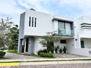 Casa en renta en Jardín real