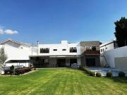 CASA EN RENTA EN JURICA