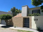 CASA EN RENTA EN JURICA. 3