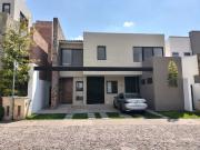 Casa en renta en Jurica, Condominio Arco de Piedra