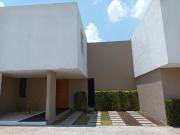 CASA EN RENTA EN JURIQUILLA CON AMENIDADES