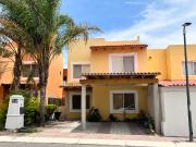 Casa en renta en Juriquilla, en privada Altavista
