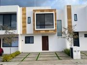 Casa en Renta en Juriquilla Los Robles II con 3...