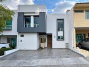 CASA EN RENTA EN LA CIMA